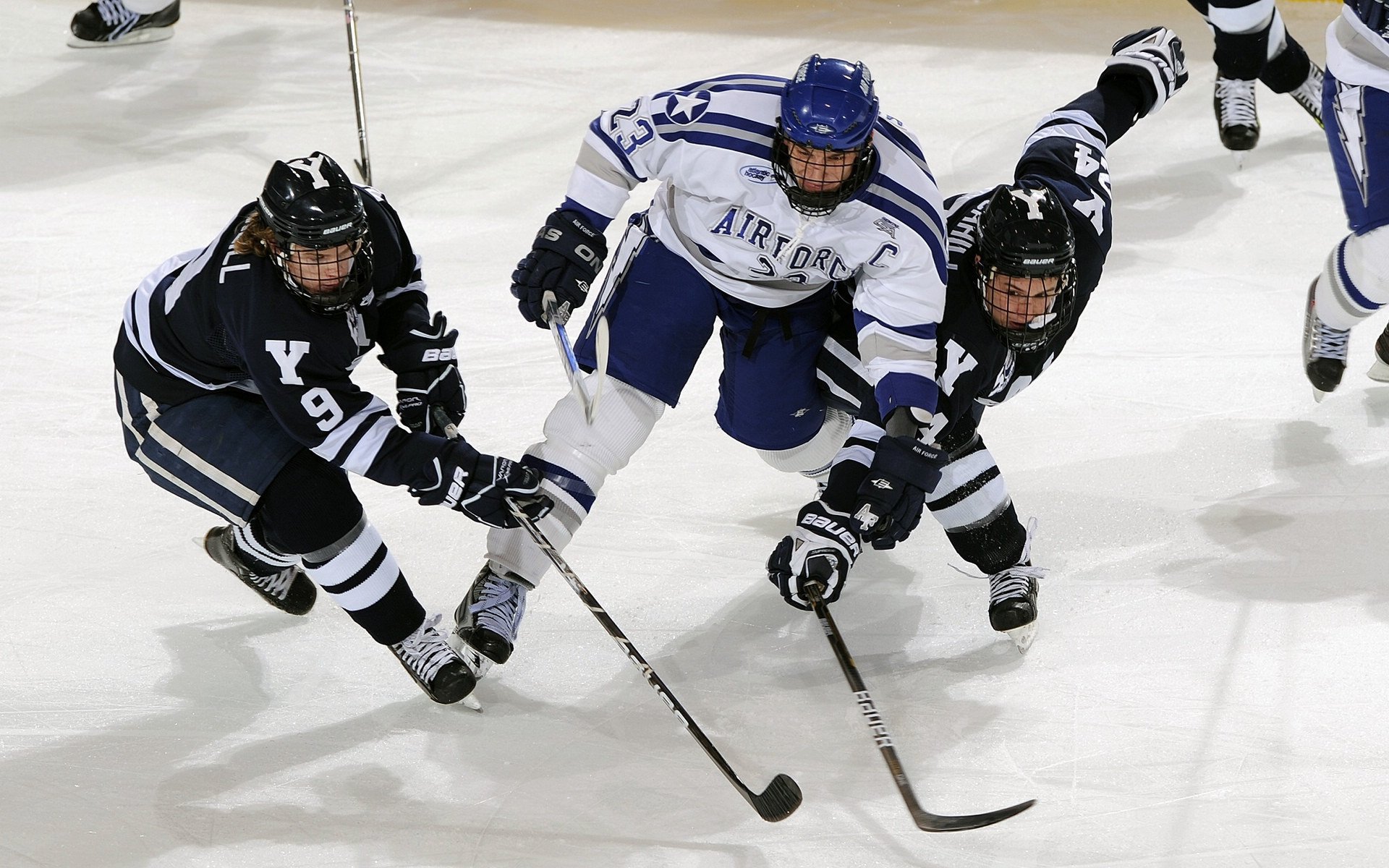 九游娱乐入口-《堡垒之夜》“未来光影”赛季，创意无限！